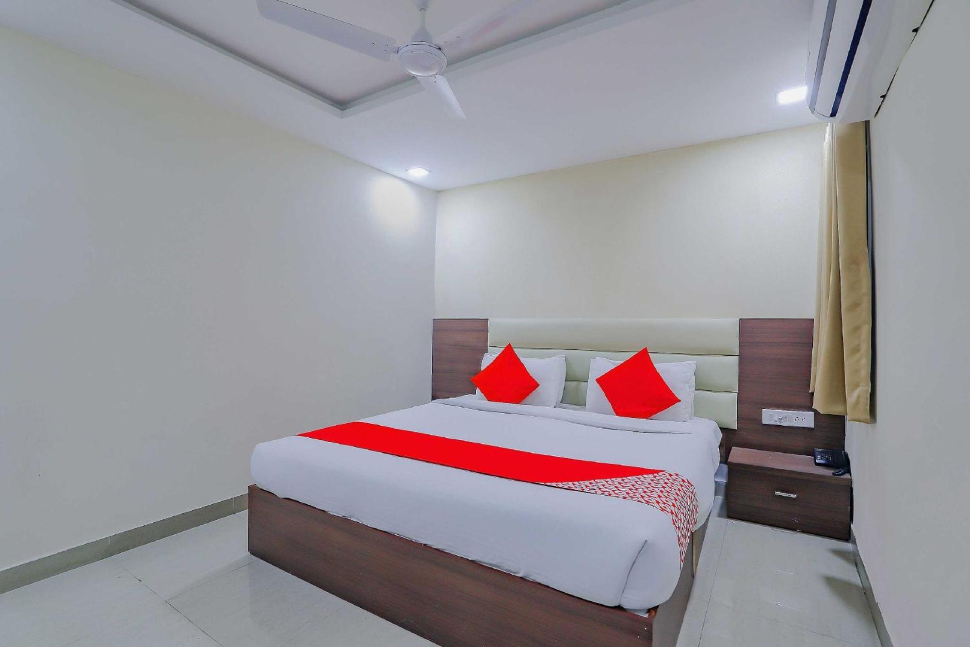 Hotel O Greenwood 4*
