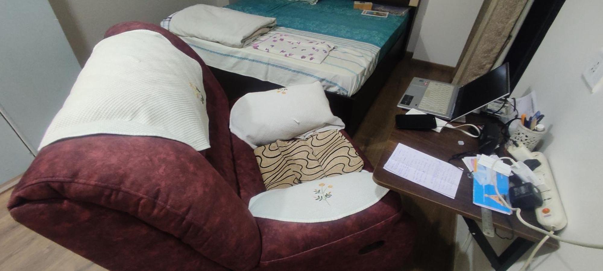2 Bhk For Business Or Married Couples Only Apartment Ahmedabad