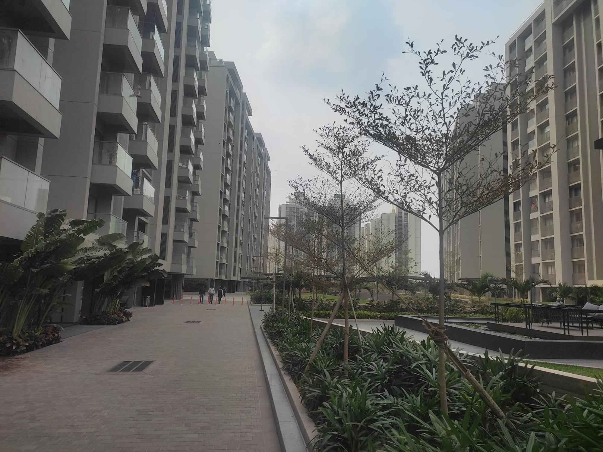 2 Bhk For Business Or Married Couples Only