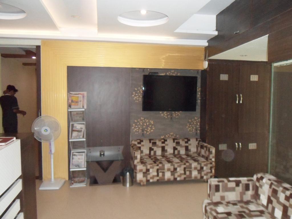 Silver Plaza Hotel 2*