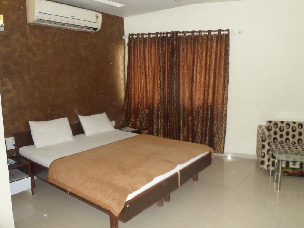 Radiant Hotel Ahmedabad
