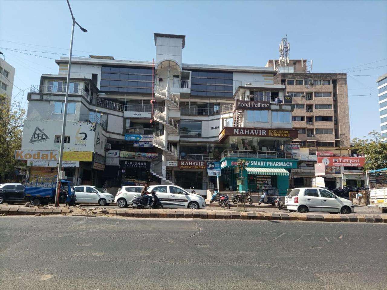 Hotel Palliate Ahmedabad