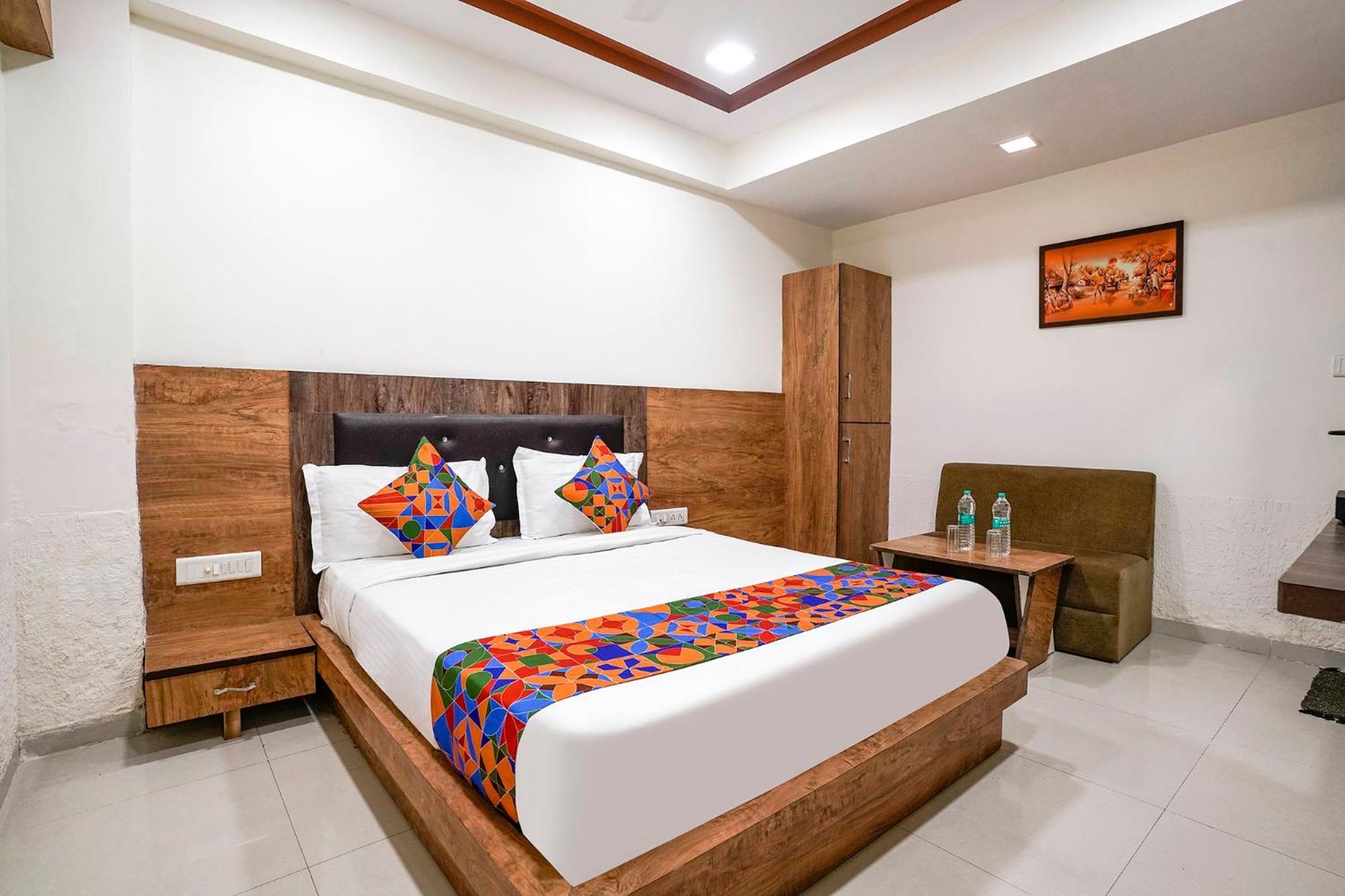 Hotel Fabhotel Galaxy I