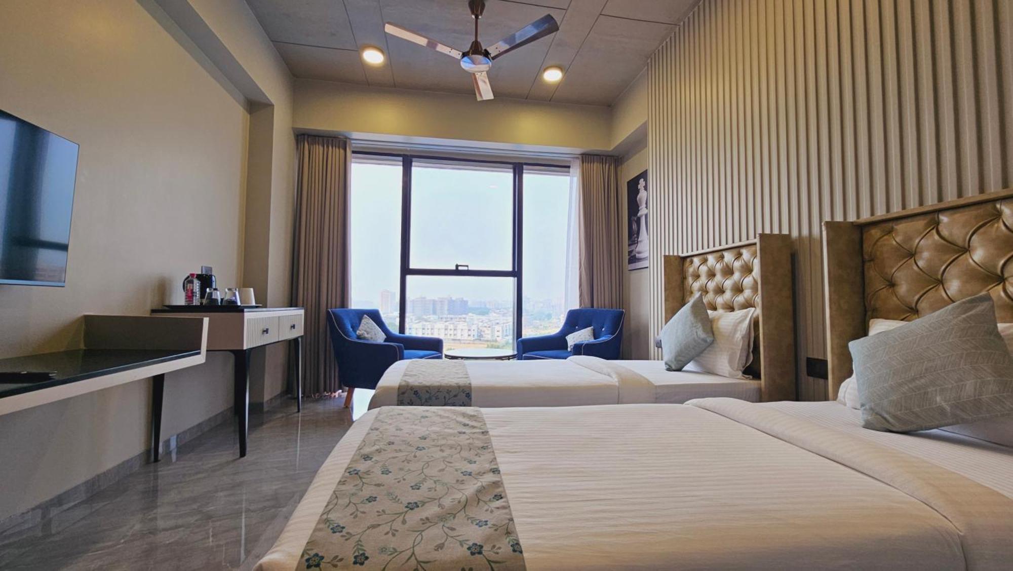 Apricot Motera Hotel 3*