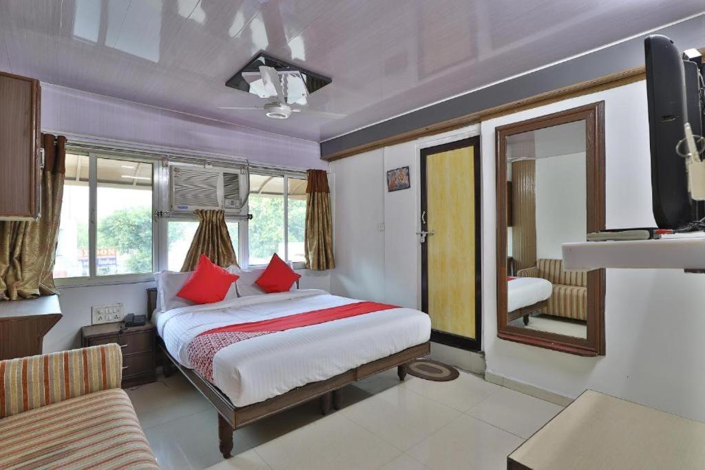 Guest house Maninagar Residency *