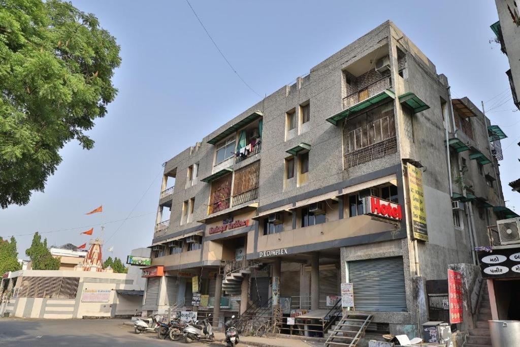 Maninagar Residency Guest house Ahmedabad