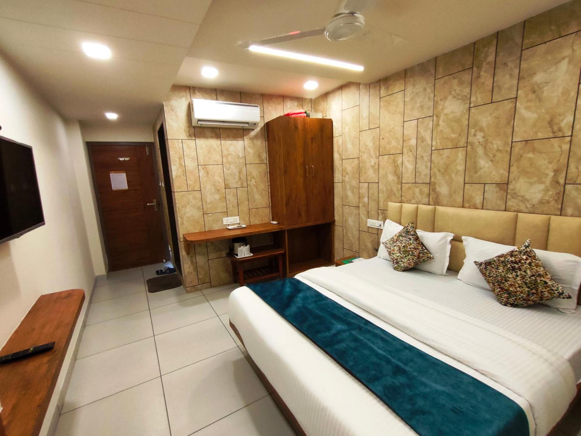 Kinara Hotel