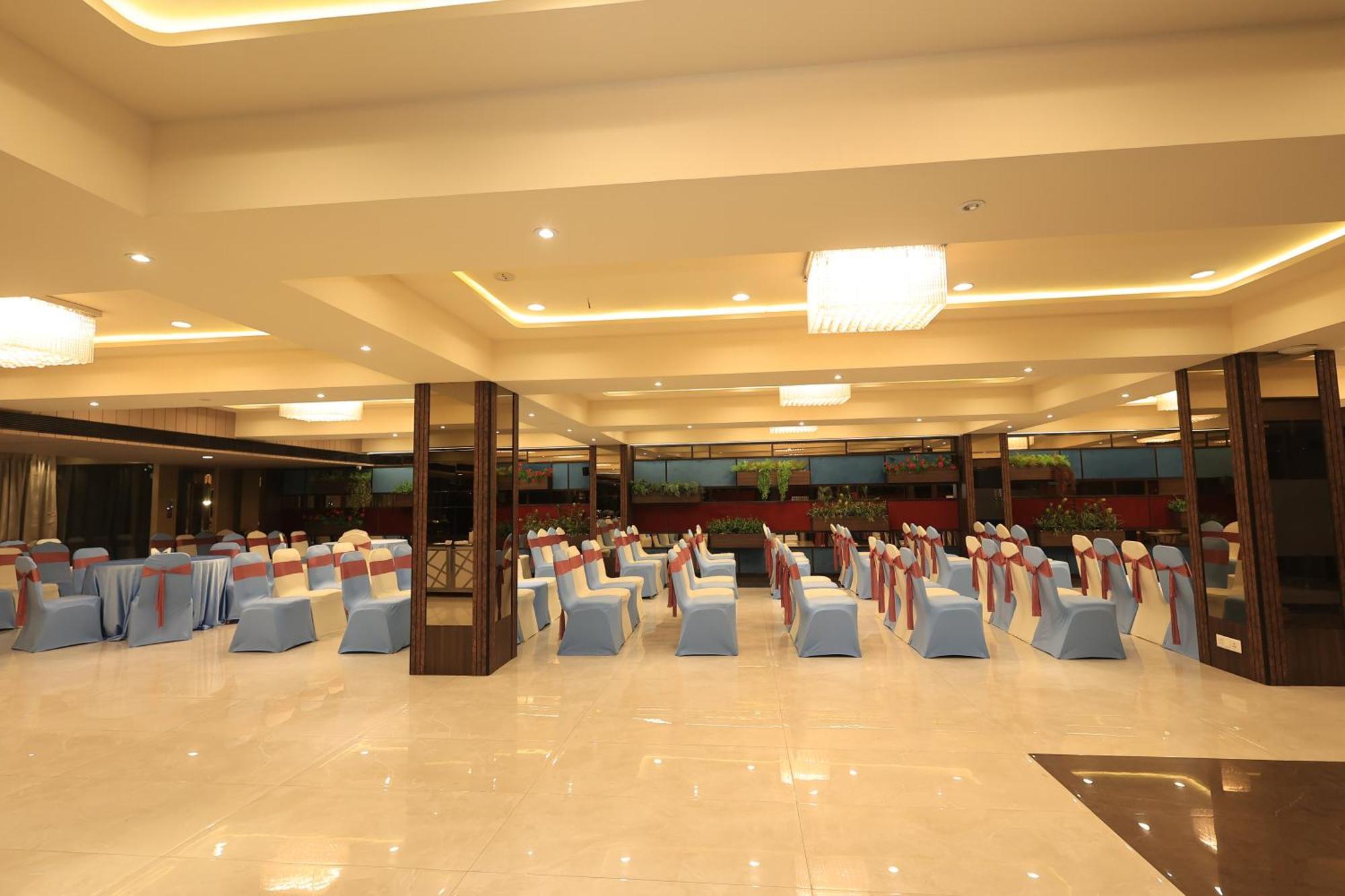 Hotel Sn Blu Ahmedabad