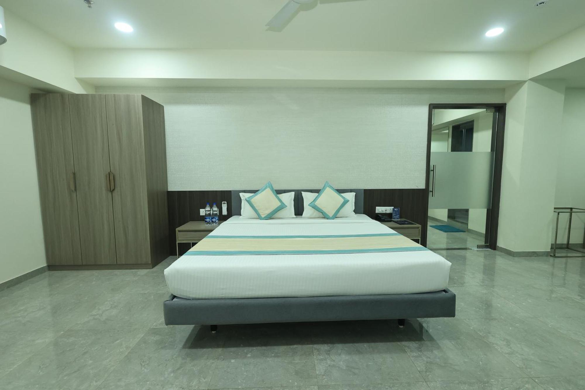 Sn Blu Hotel Ahmedabad