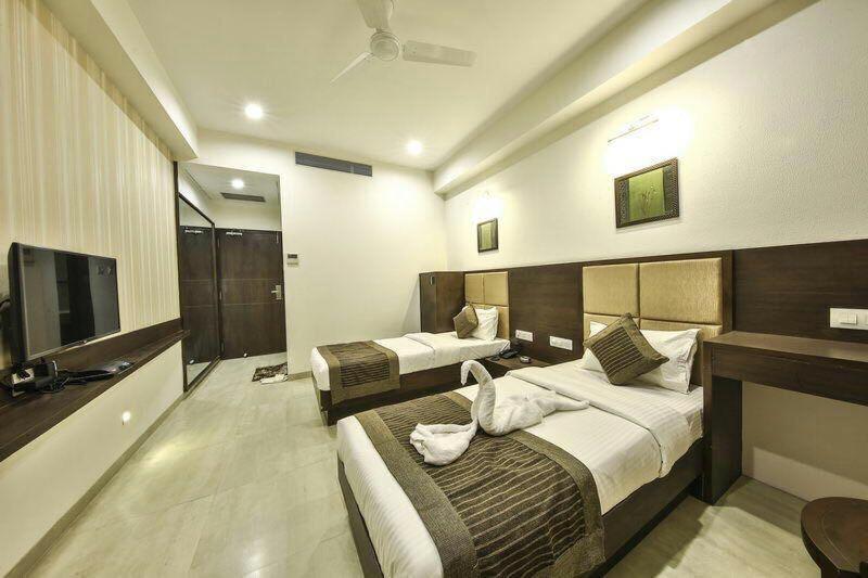 Hotel Fabhotel Flora Vastral Ahmedabad
