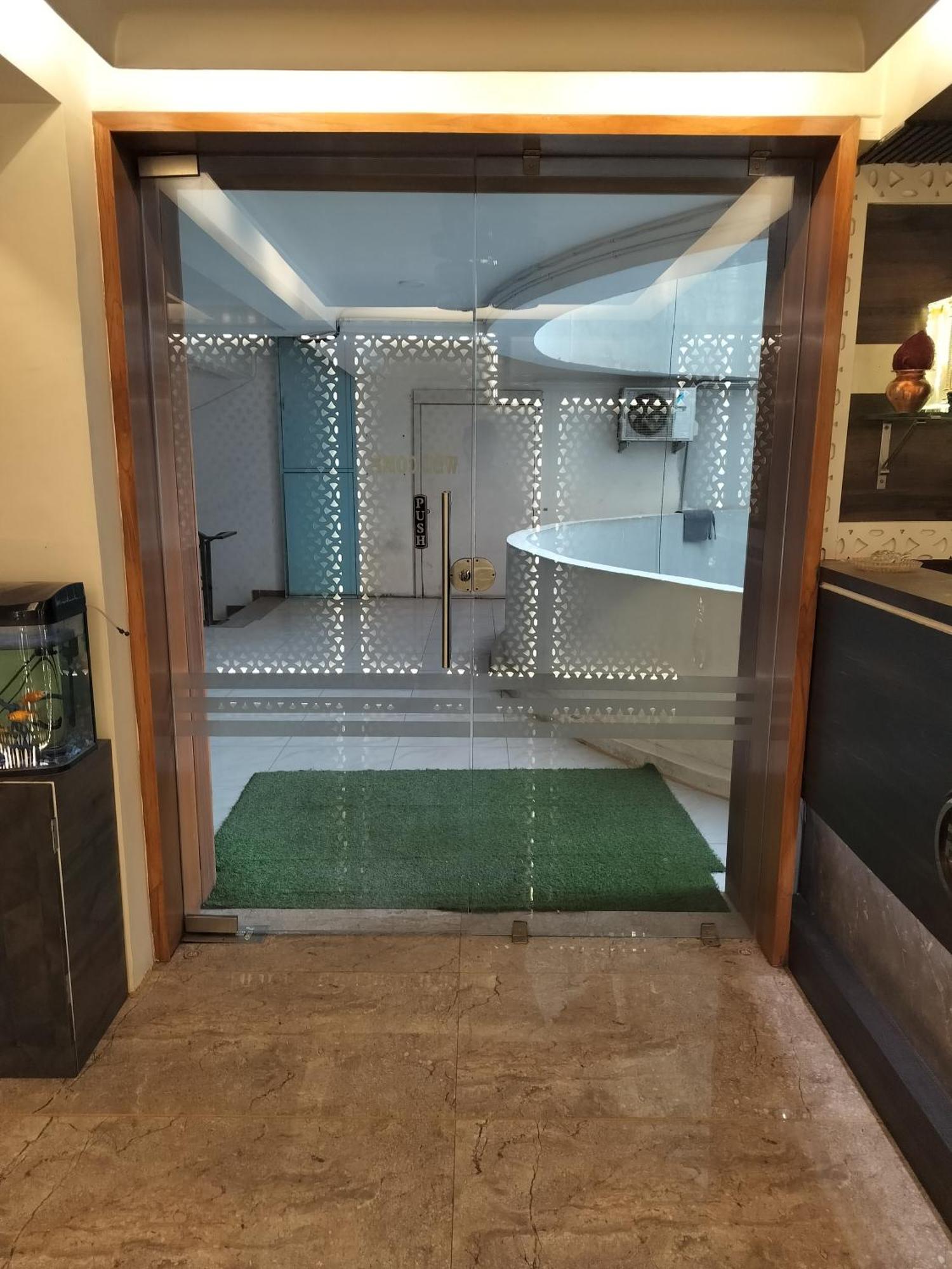 Hotel Rj Residency *