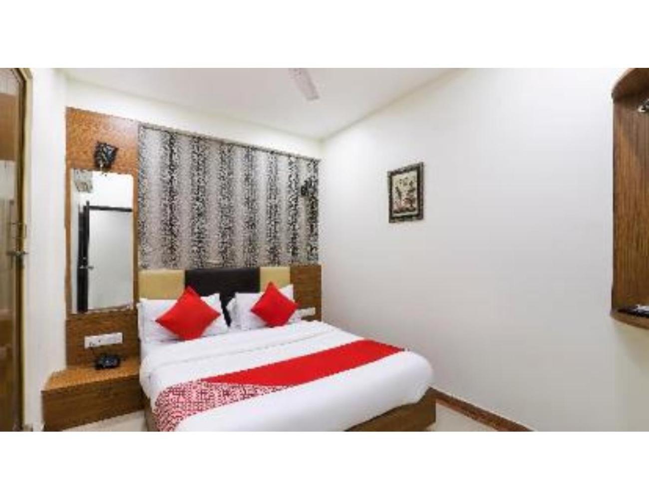 Supreme Science City, Homestay