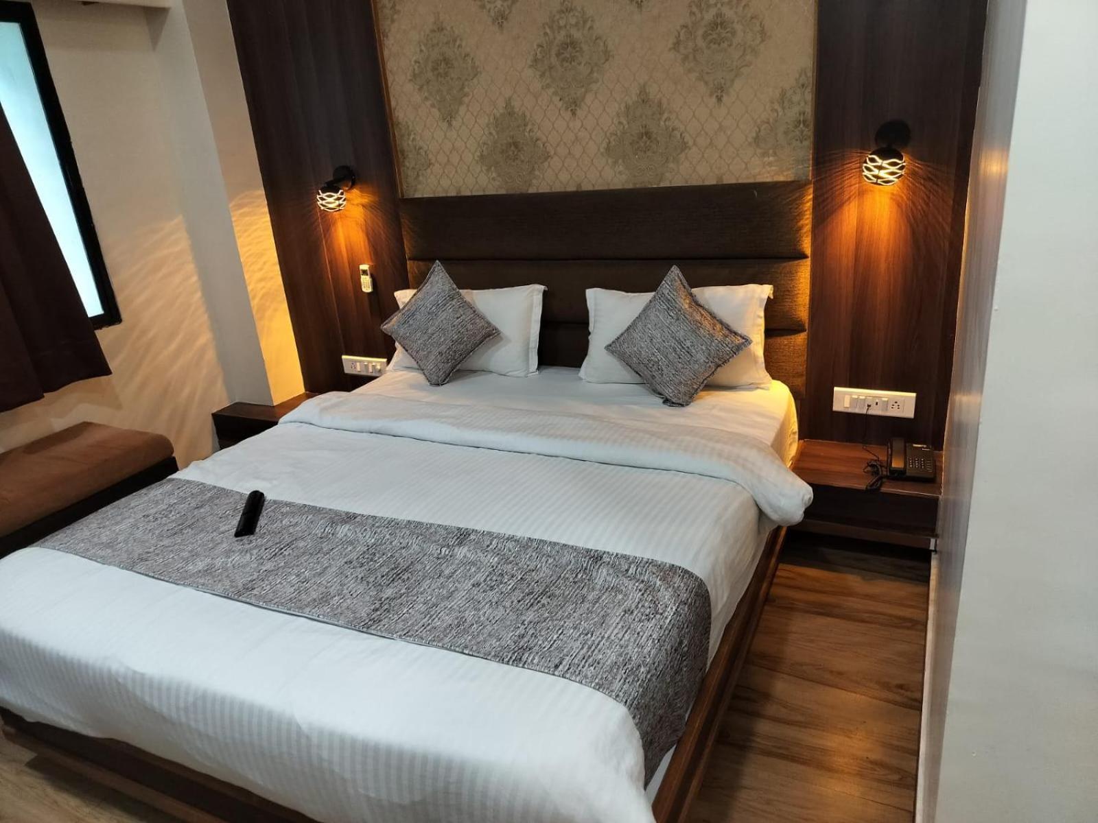 Rj Residency Hotel Ahmedabad