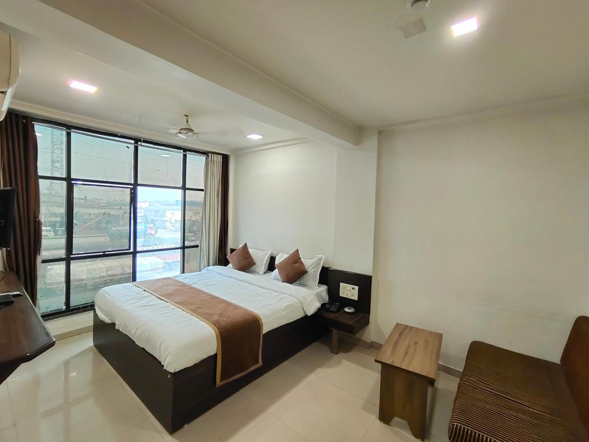Guest house Palm Residency