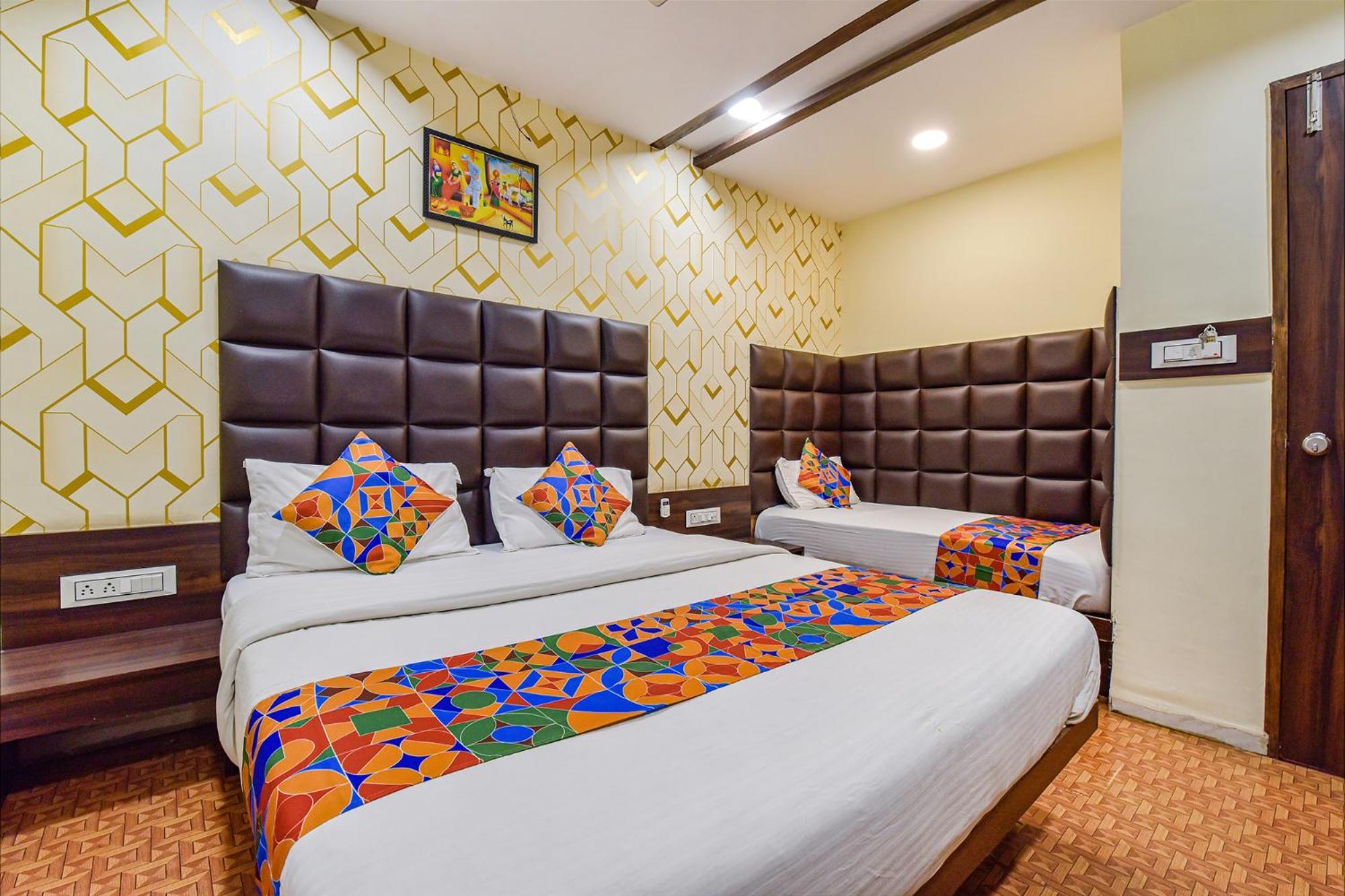 Fabexpress Silver - Cg Road Hotel 3*