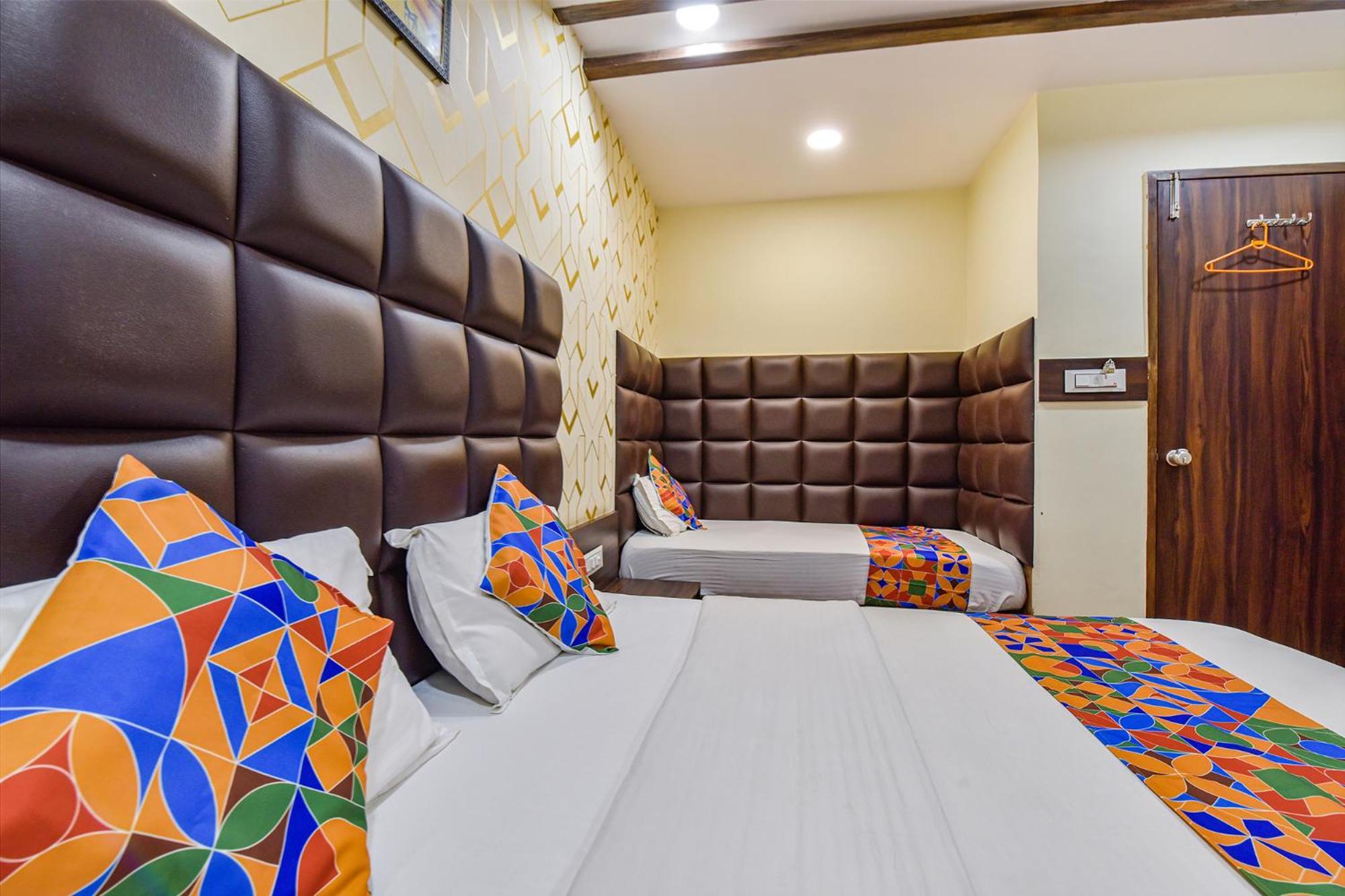 Fabexpress Silver - Cg Road Hotel 3*