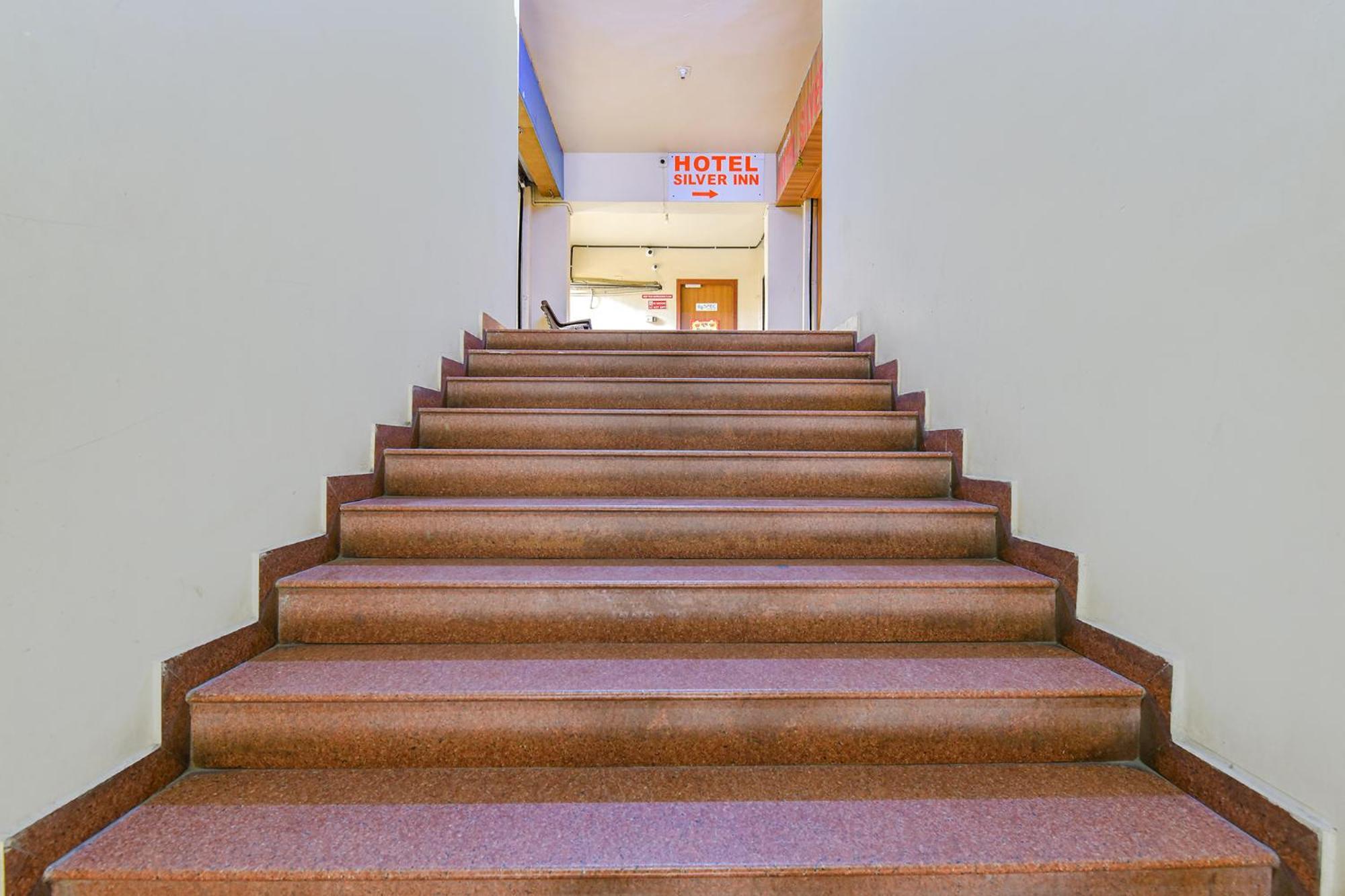 Hotel Fabexpress Silver - Cg Road Ahmedabad