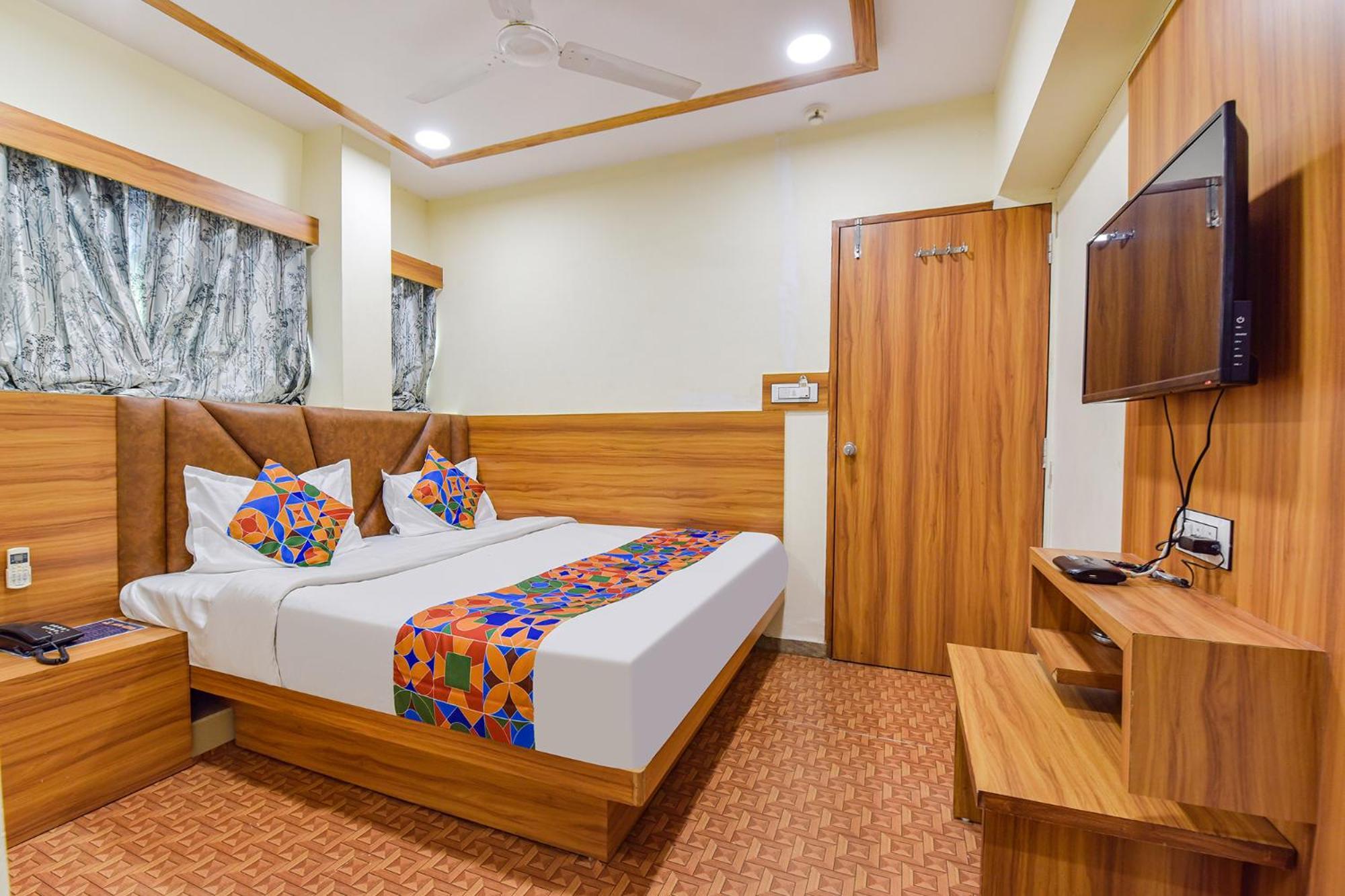 Hotel Fabexpress Silver - Cg Road