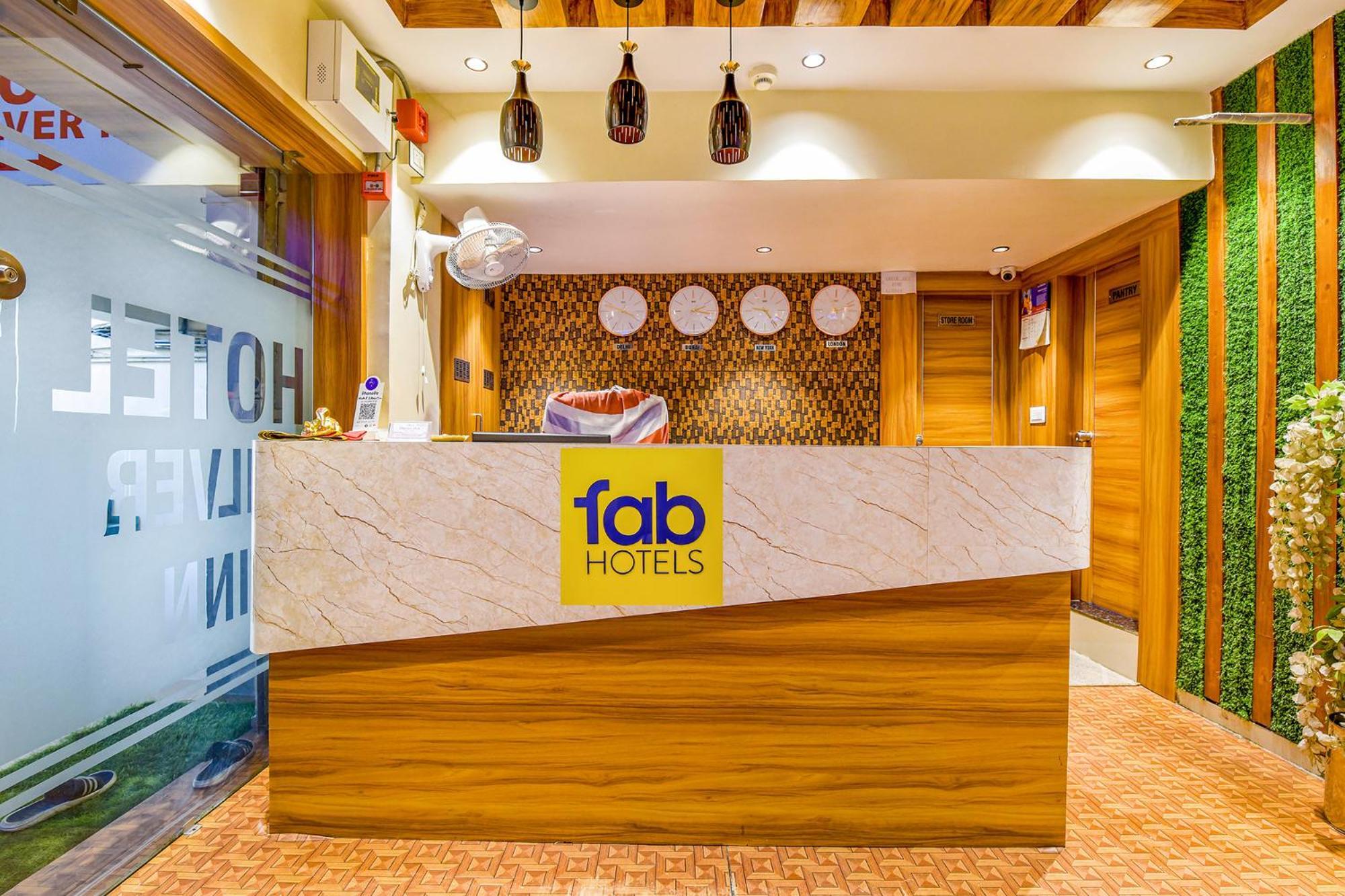 Hotel Fabexpress Silver - Cg Road 3*