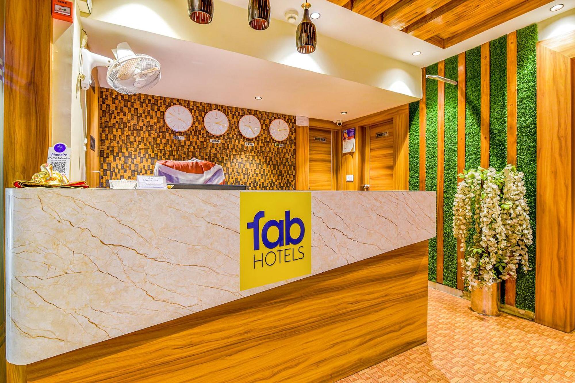 Fabexpress Silver - Cg Road Hotel 3*