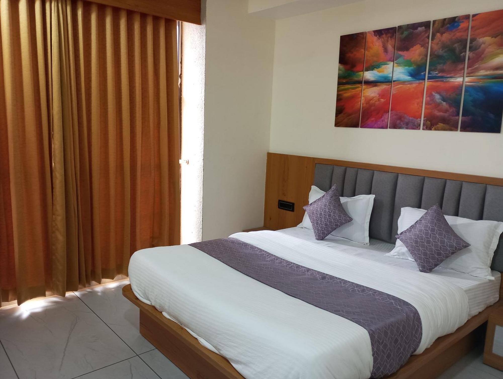 Guest house R K *