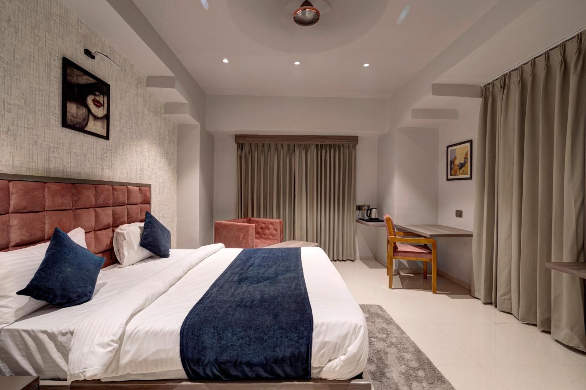 Hotel Sparsh Divine