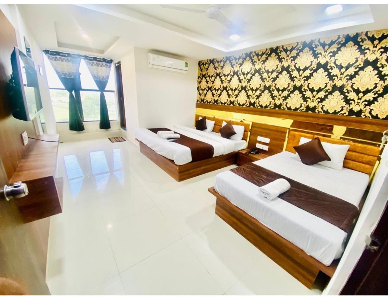 Paradise, Naroda Hospedagem domiciliar *