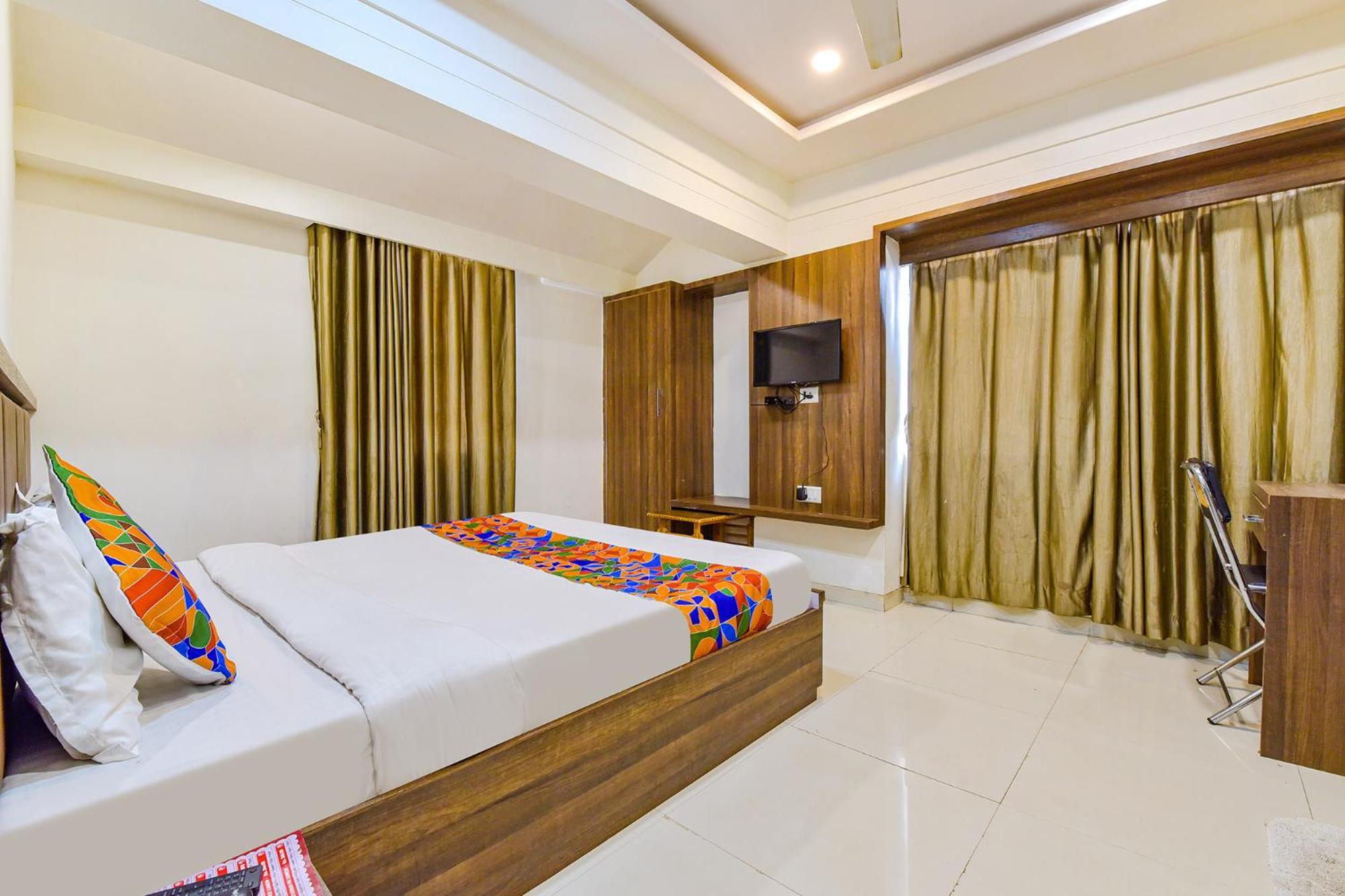 O Ashram Road Formerly Radhey Residency 3*