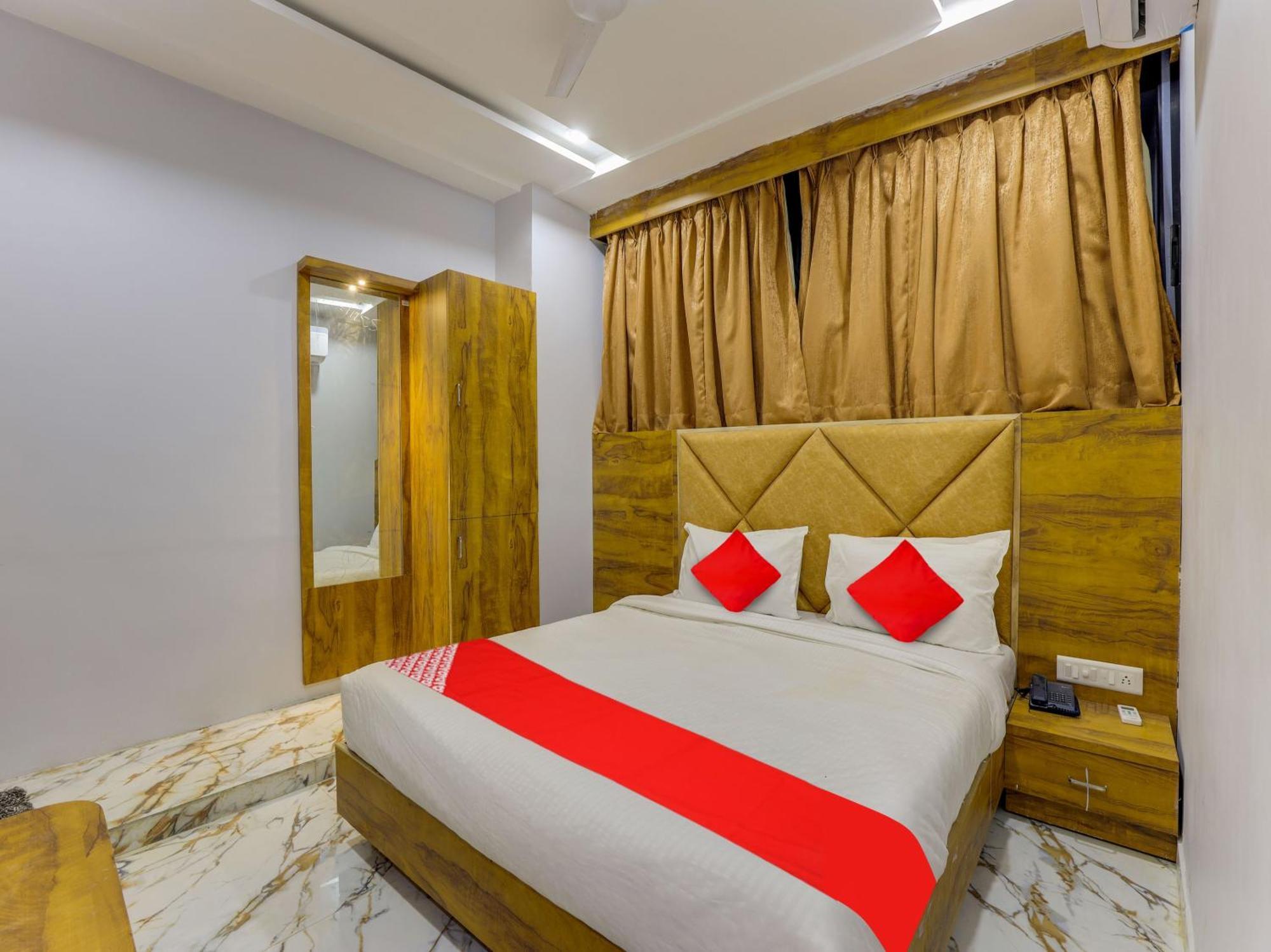 Krishna Hotel 3*