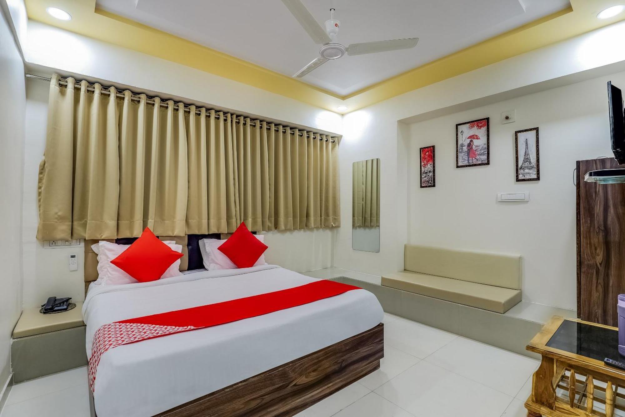 Collection O Alice 3* Ahmedabad