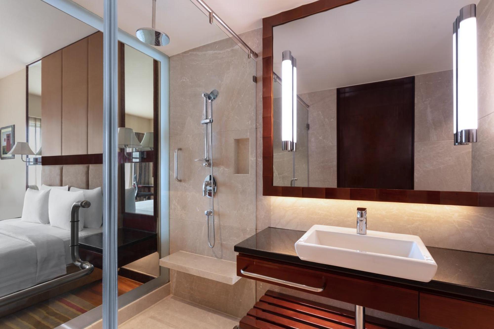 Courtyard By Marriott Hotel