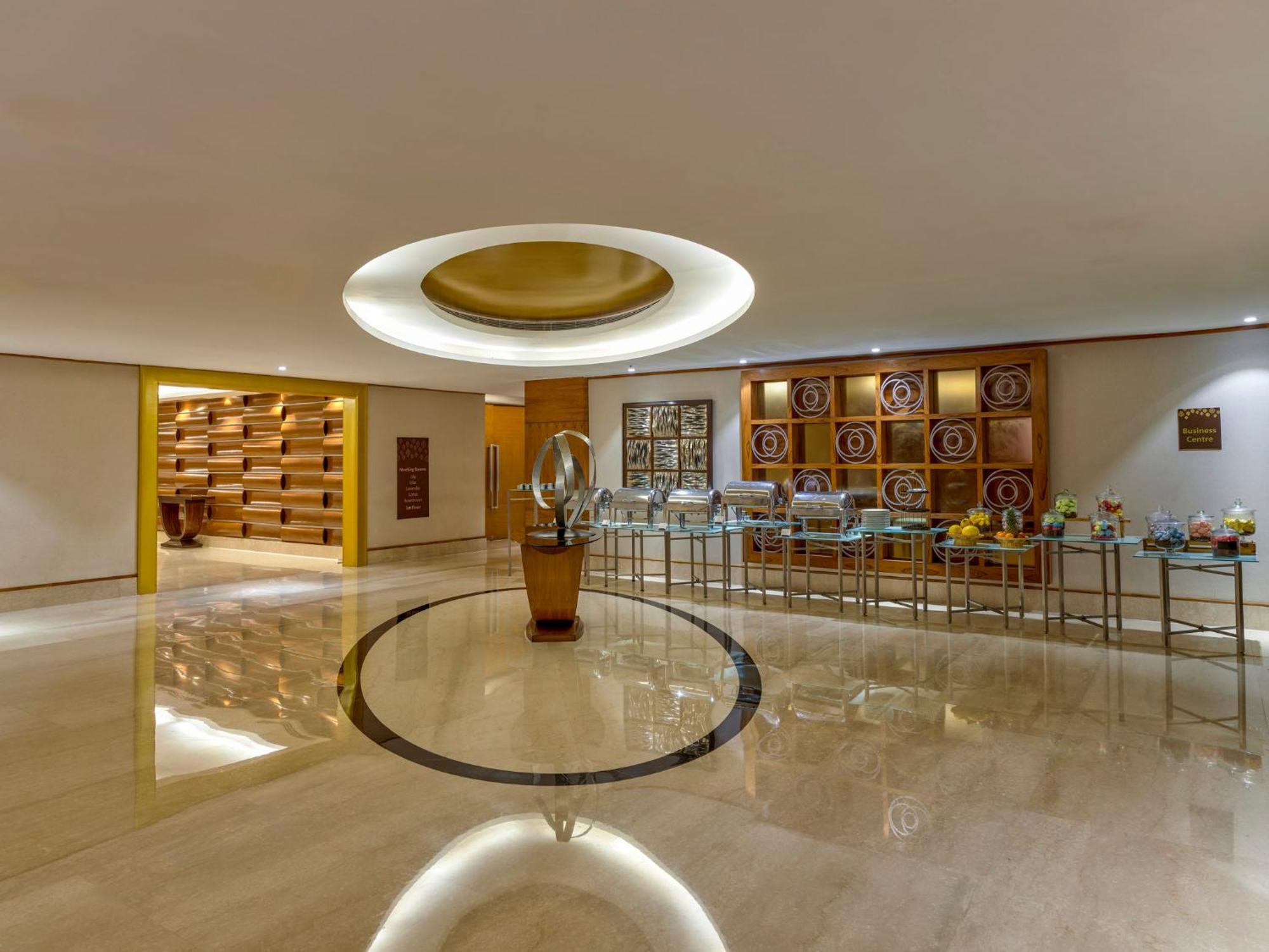 Hotel Crowne Plaza Centre By Ihg Ahmedabad
