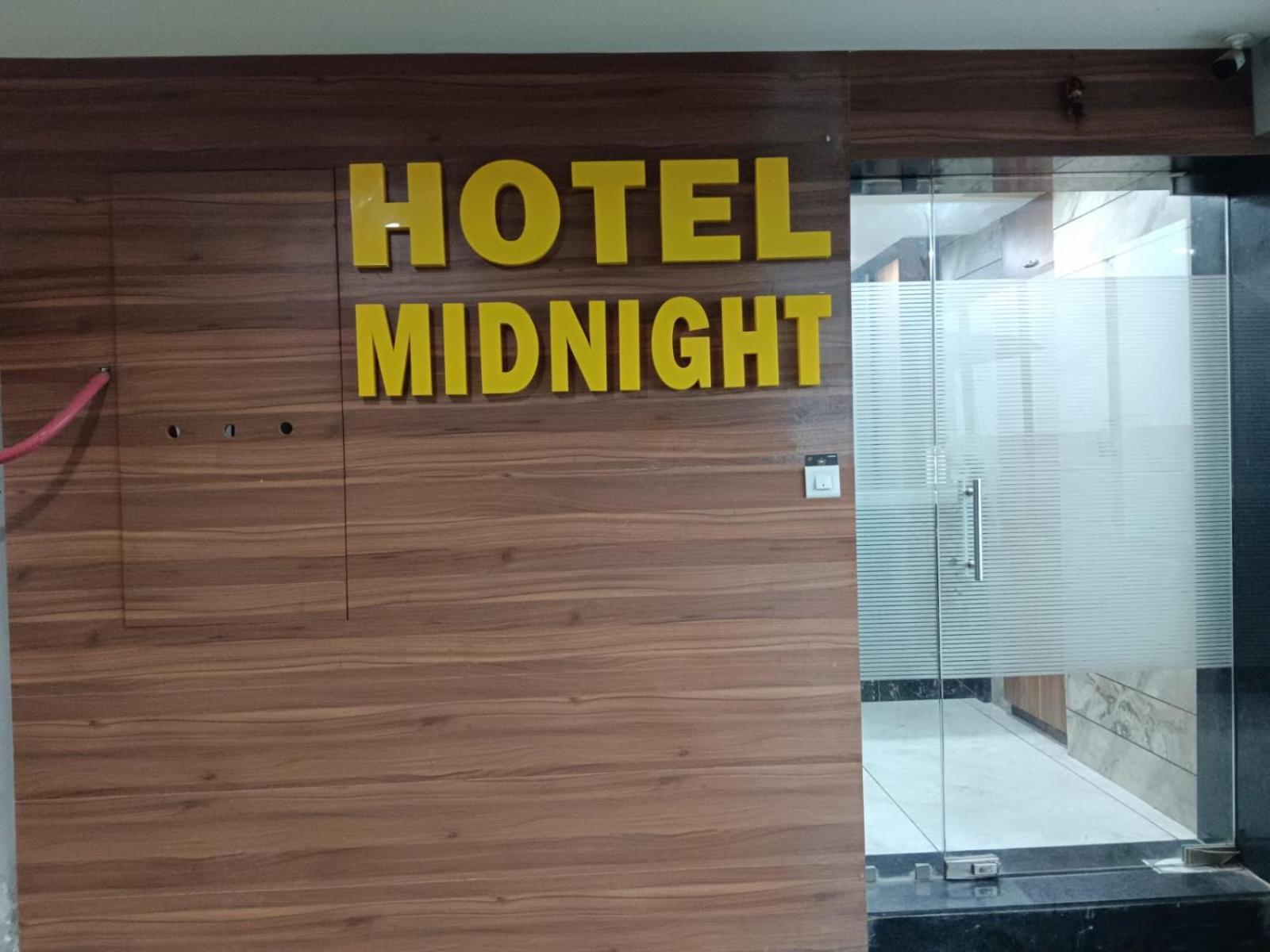 Hotel Midnight 3*