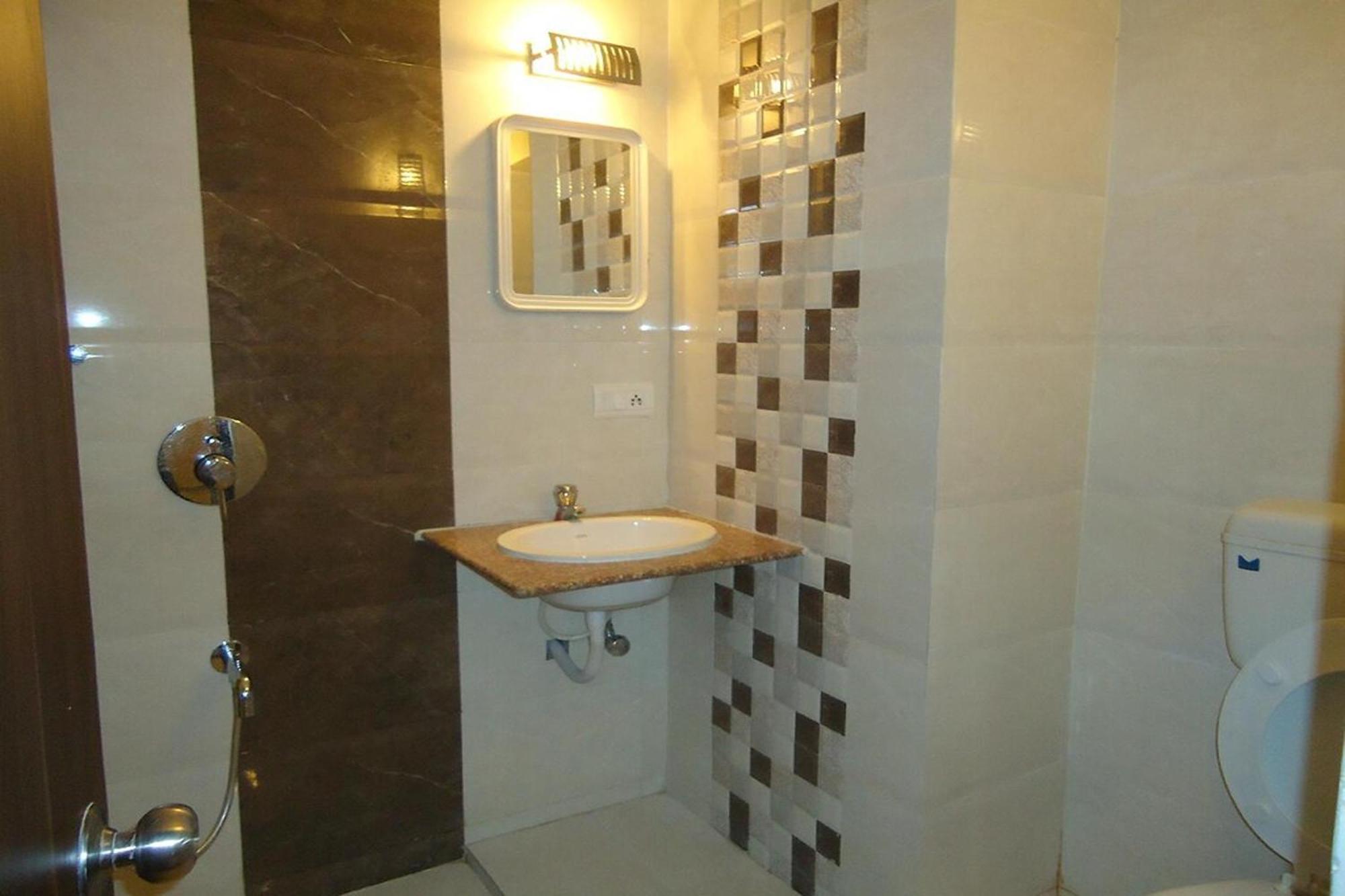 Maan Residency Satellite Road Hotel 3*