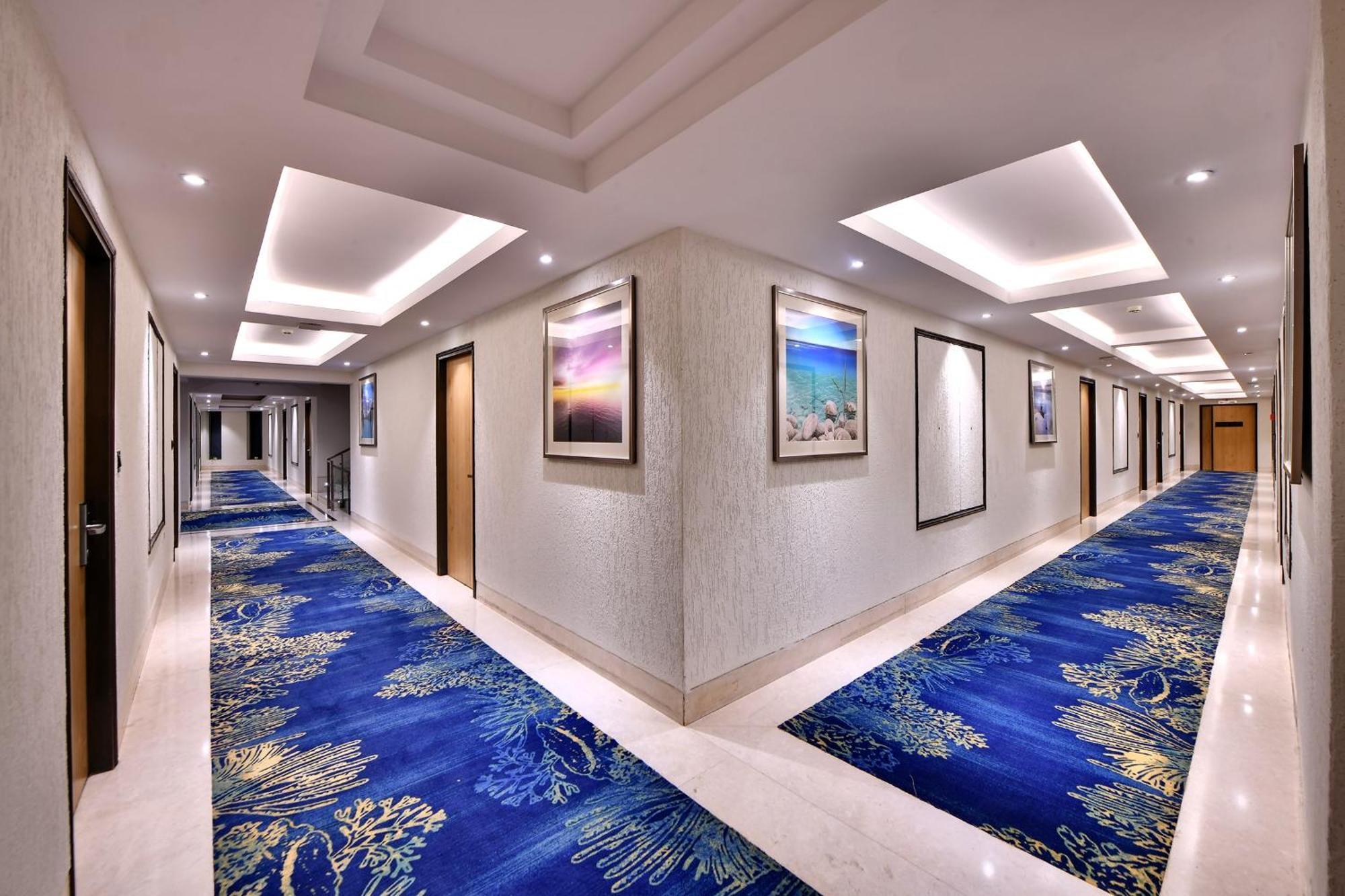 The Fern Residency, Subhash Bridge, Hotel