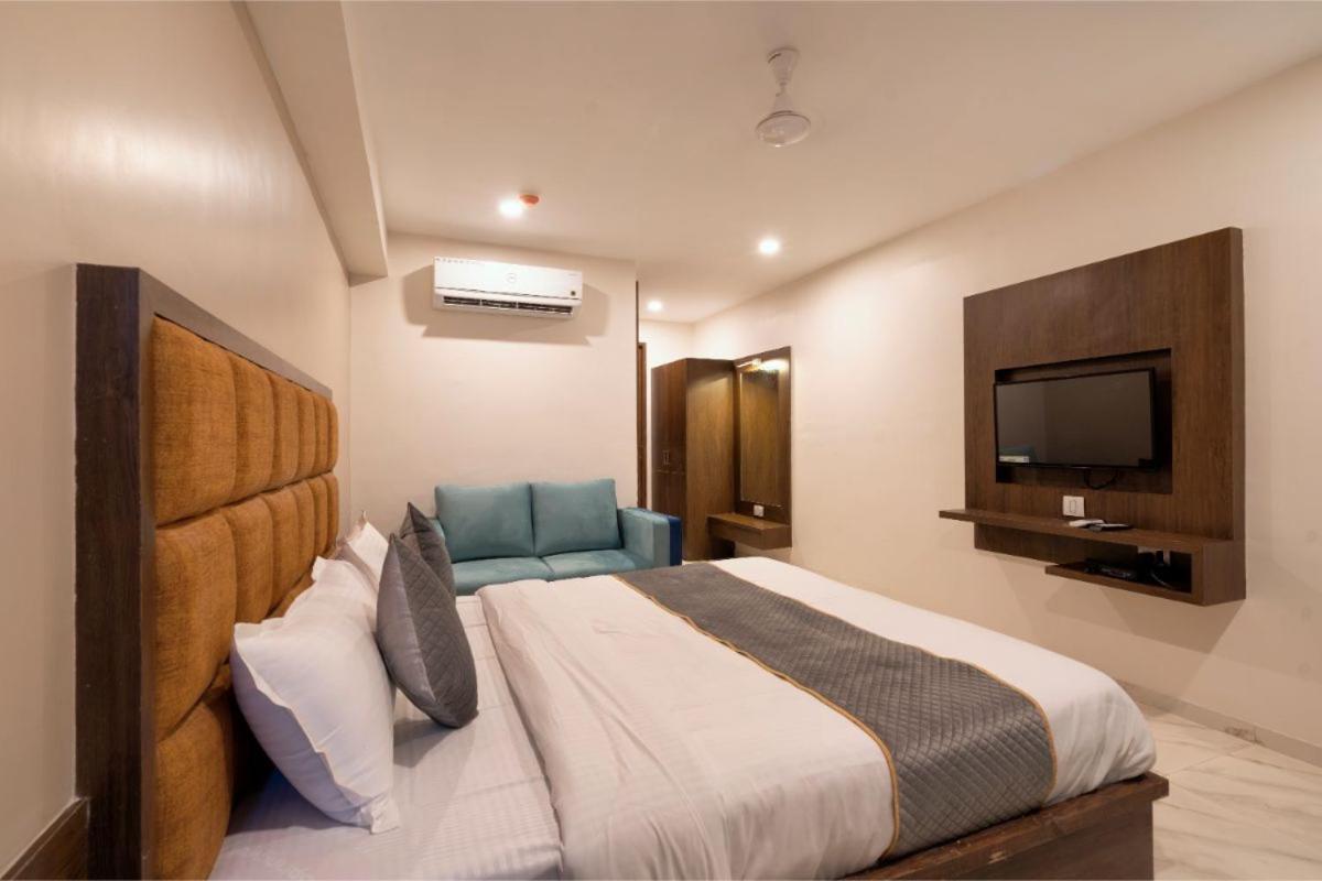 Royal 24 Hotel Ahmedabad
