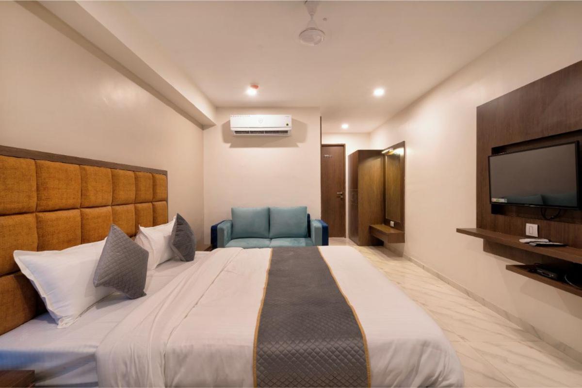 Royal 24 Ahmedabad