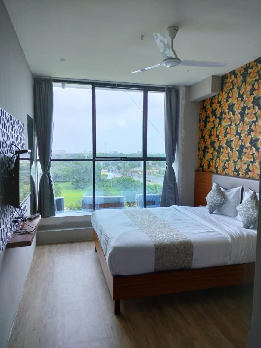 Vibes Hotel 2*