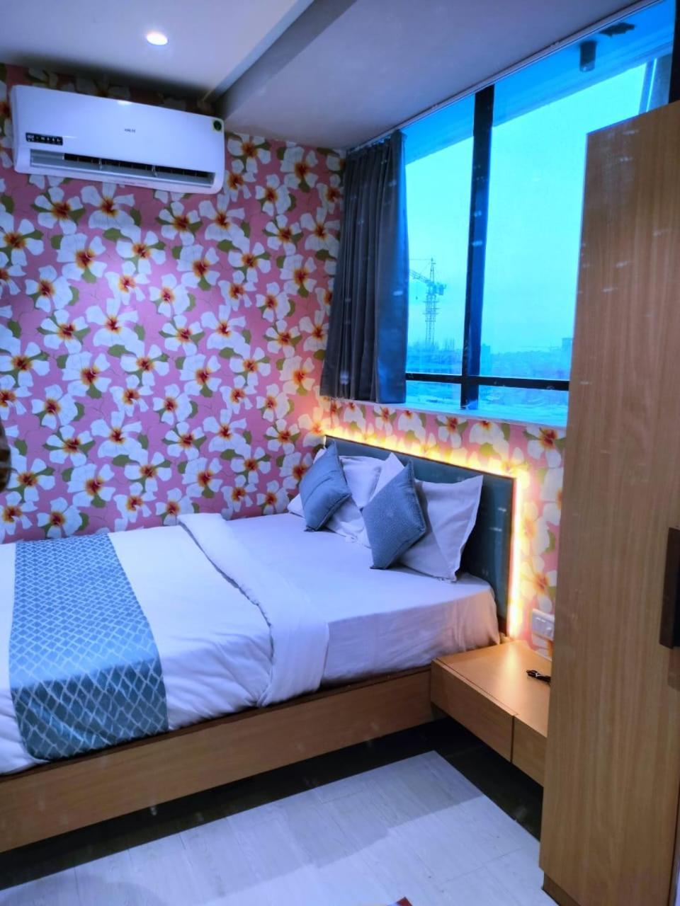 Hotel Vibes Ahmedabad