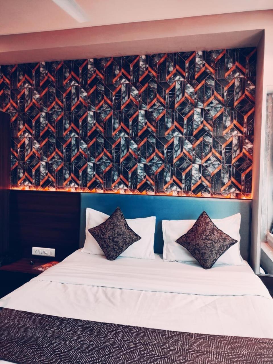 Vibes Hotel 2*