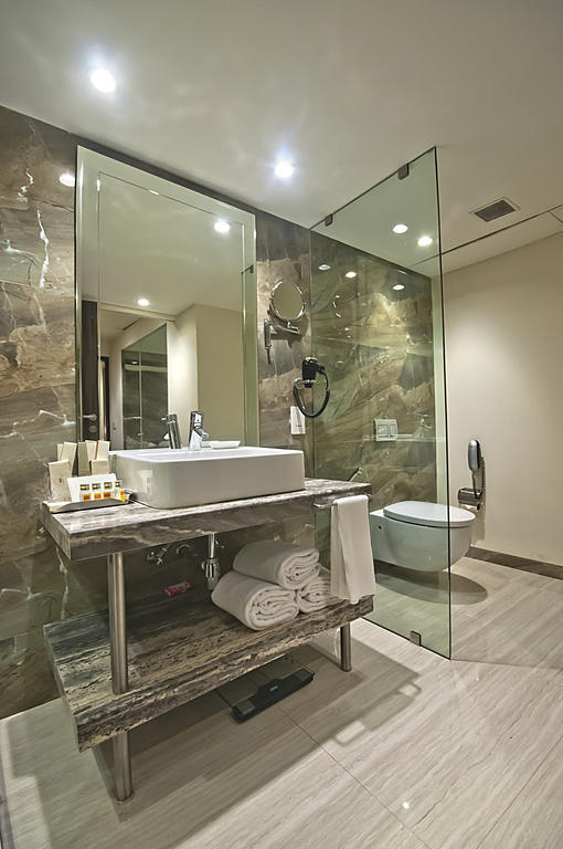 Hotel The Grand Bhagwati