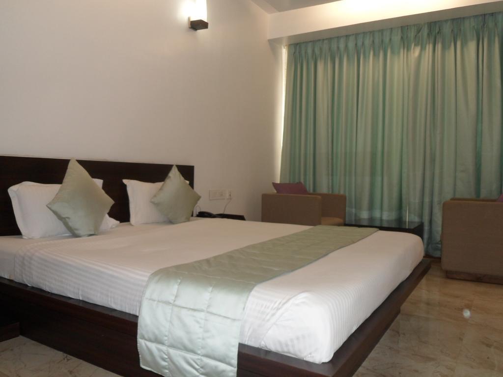 Maple Hotel 2*