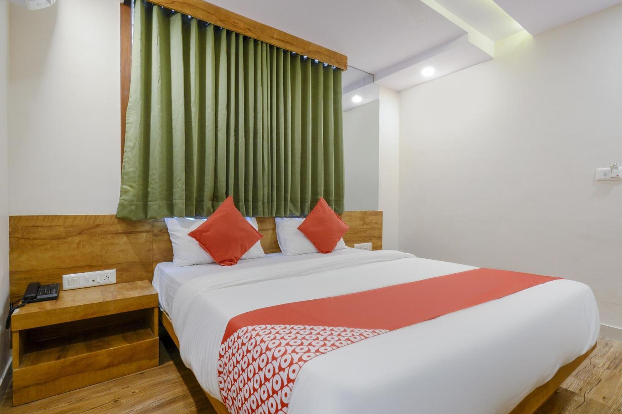Hotel Super Oyo Safari