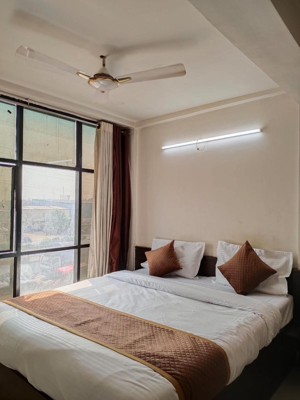 Guest house Palm Residency