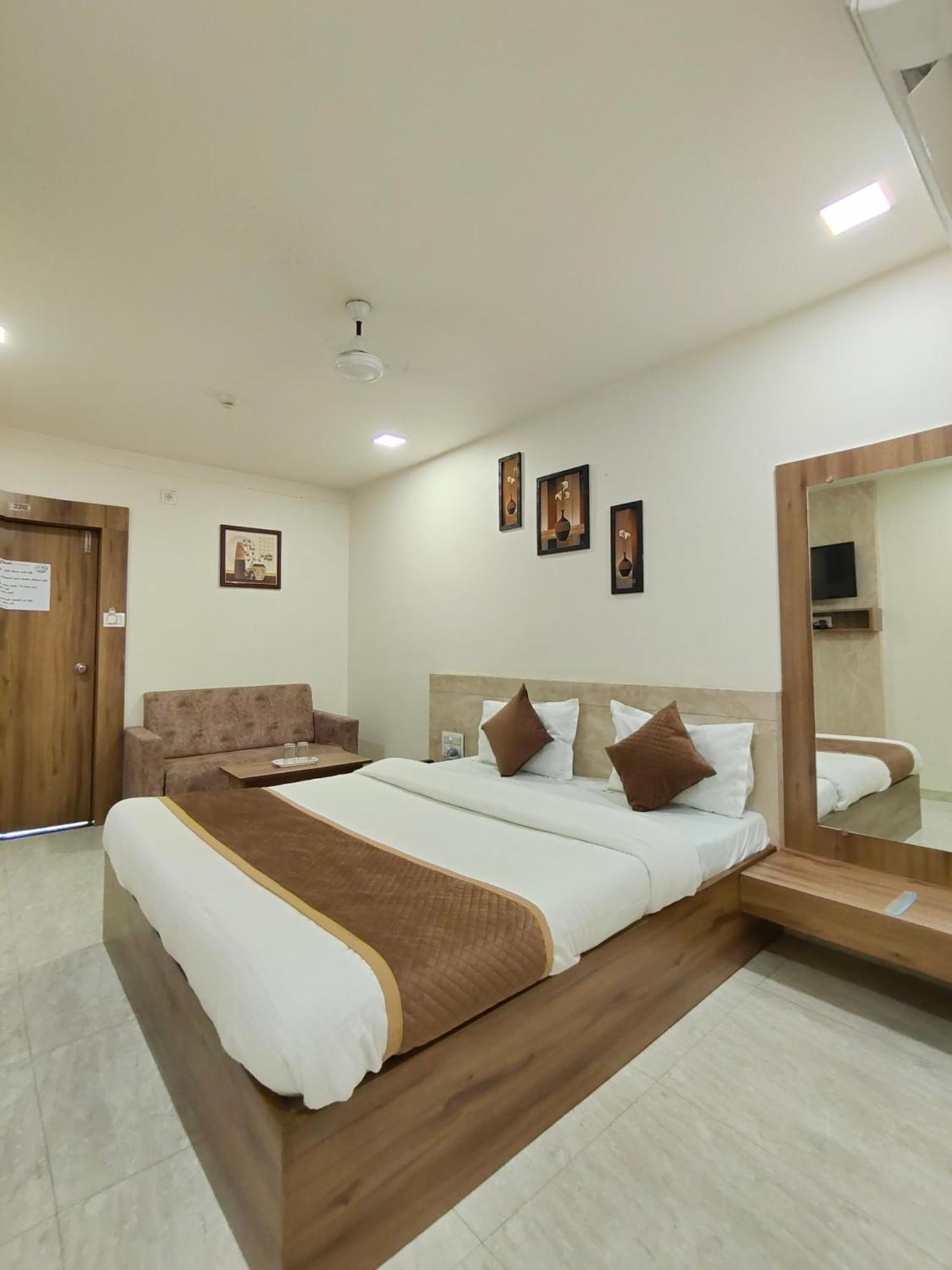 Palm Residency