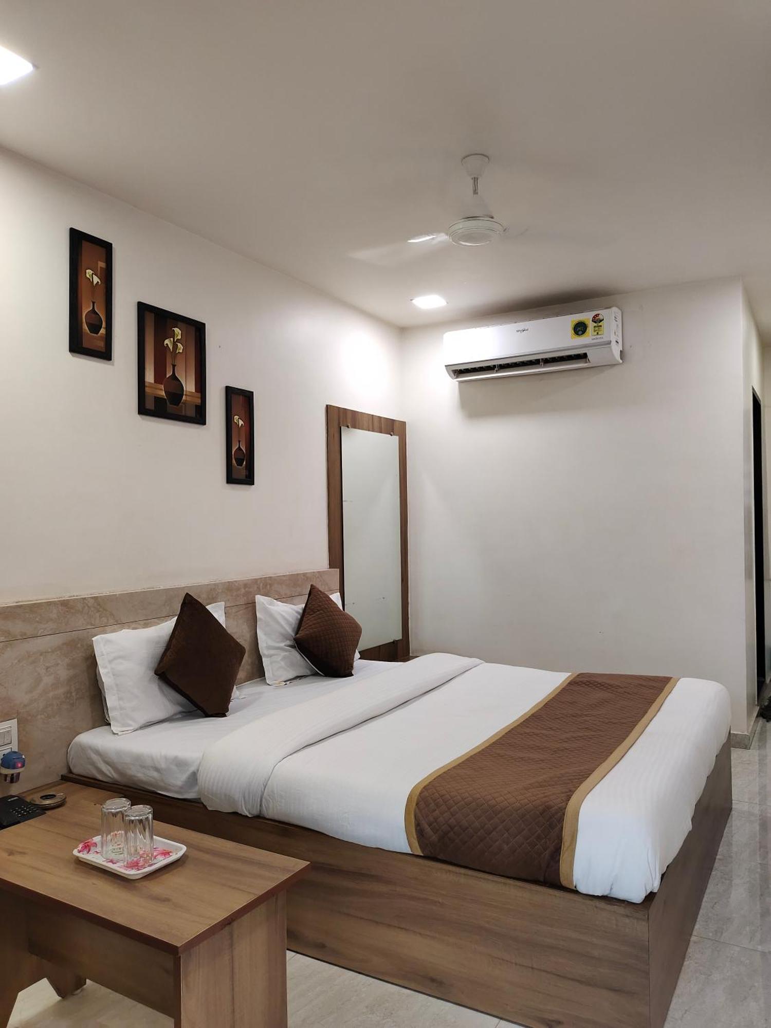 Palm Residency Guest house *