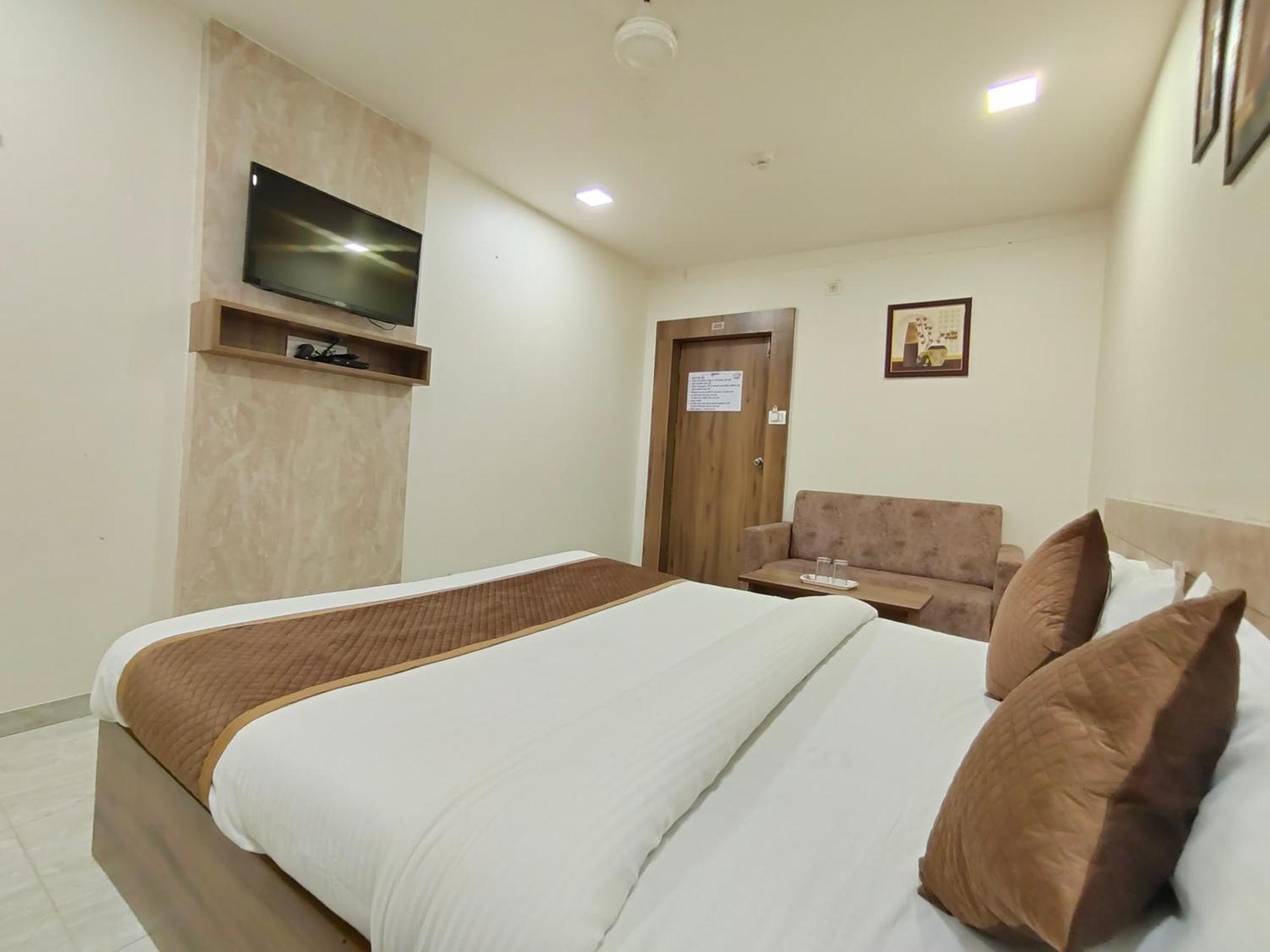 Guest house Palm Residency