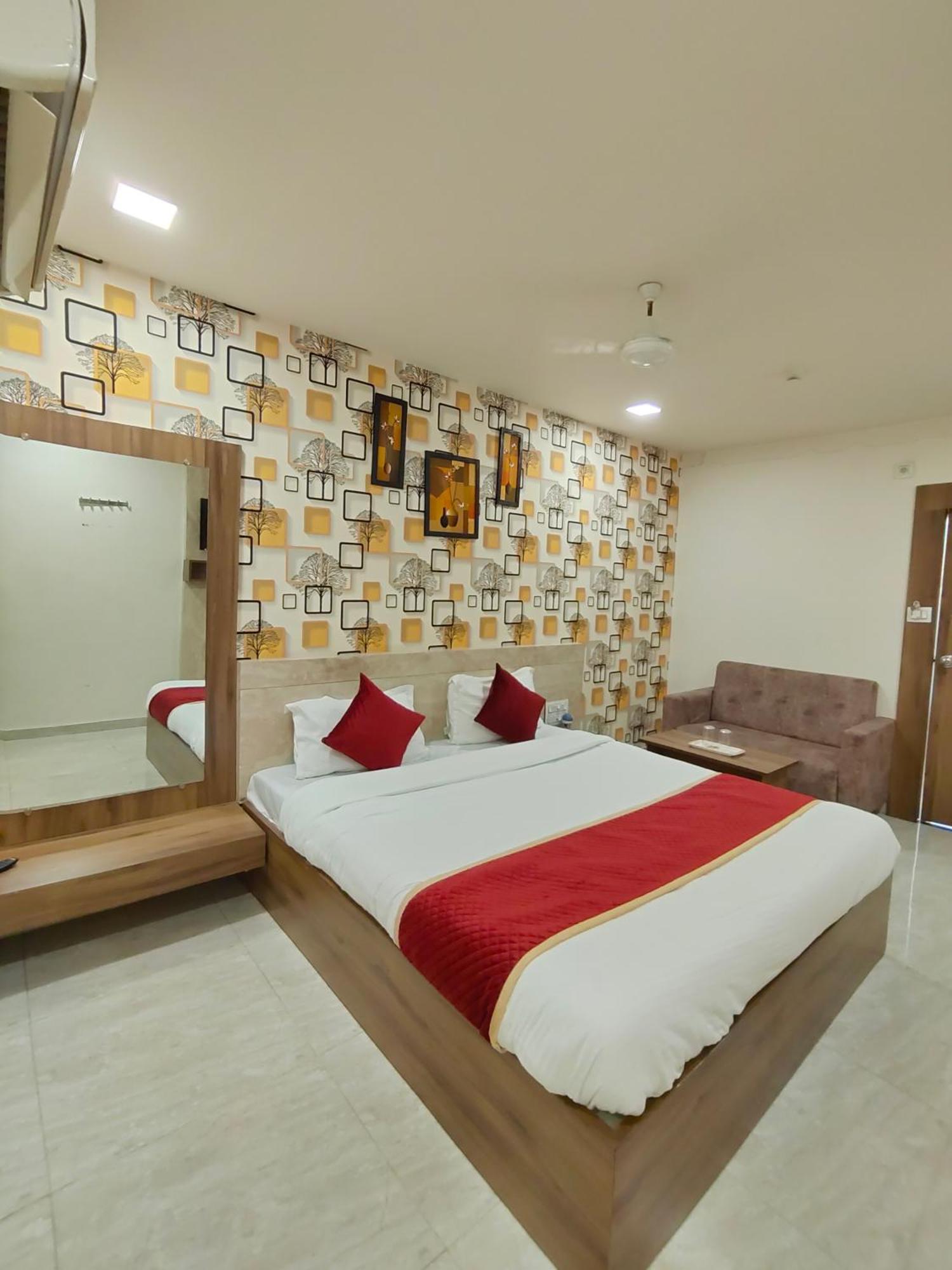 Guest house Palm Residency