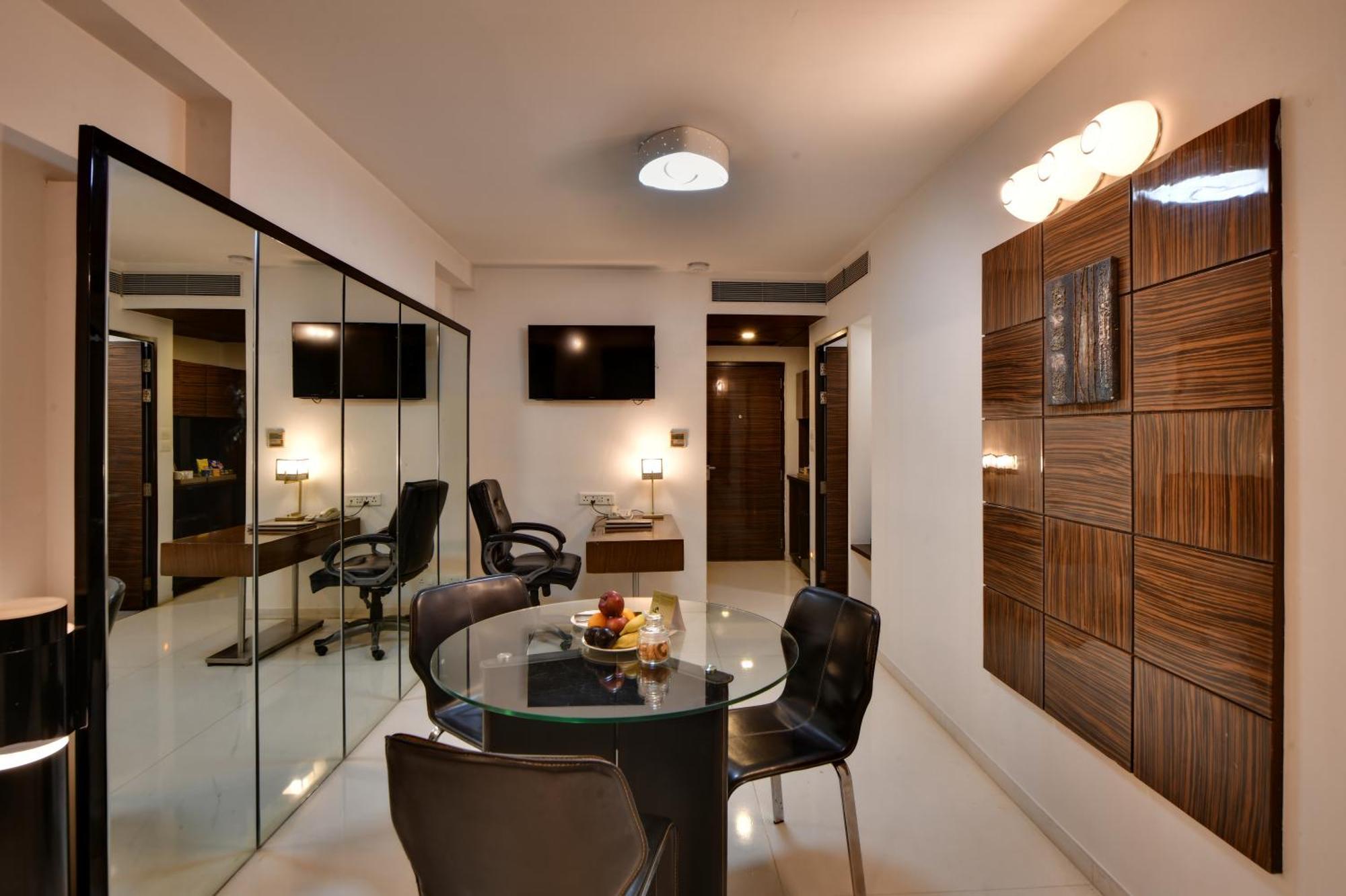 The Fern Residency, Subhash Bridge,