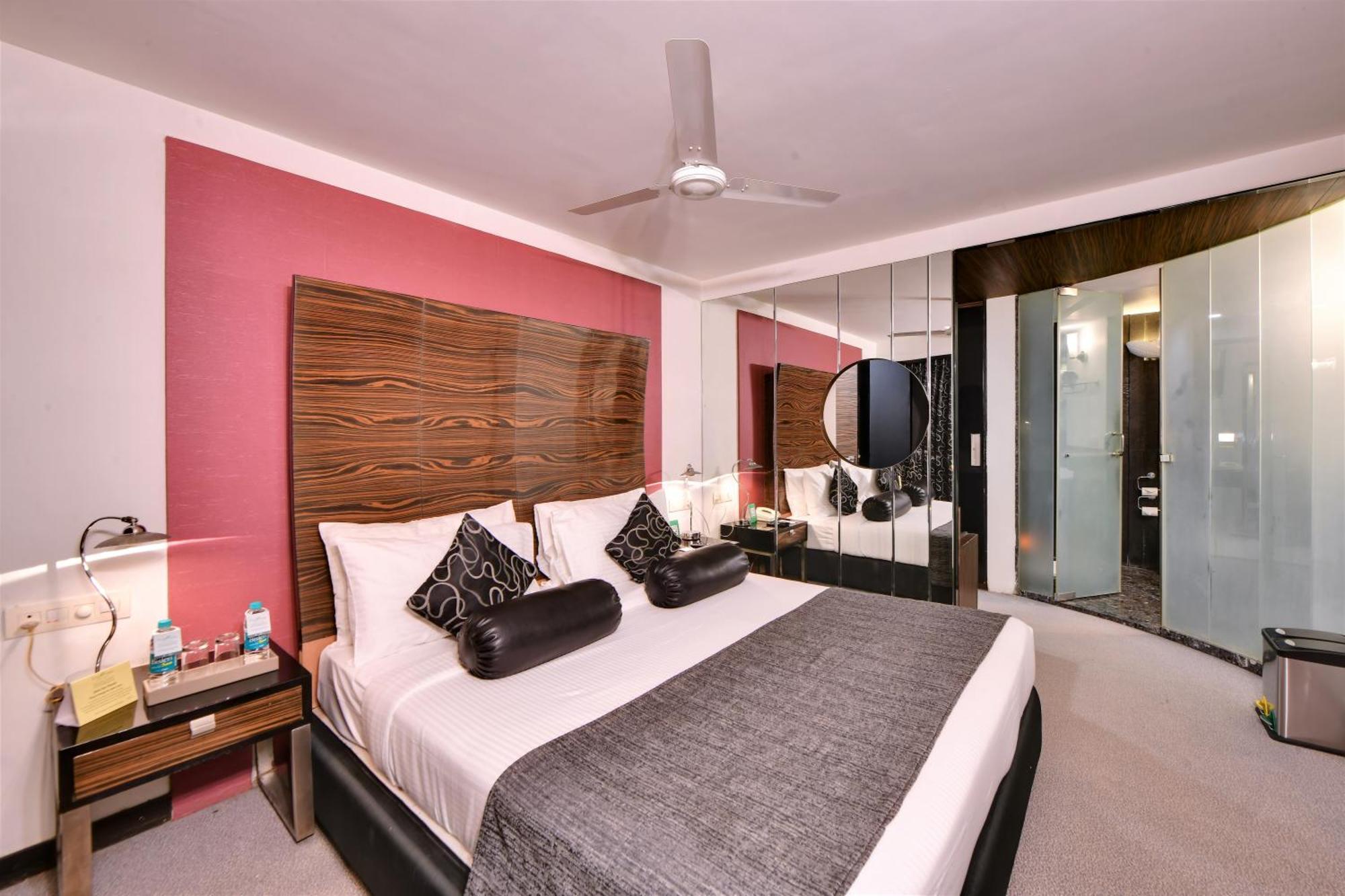 Hotel The Fern Residency, Subhash Bridge,